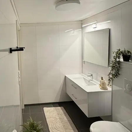 Studio Apartment *